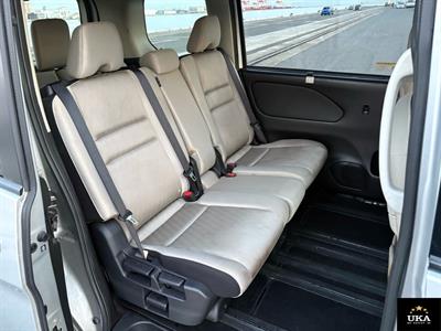 2018 Nissan Serena - Thumbnail