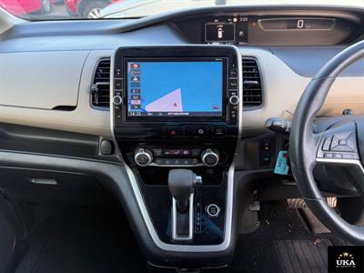 2018 Nissan Serena - Thumbnail