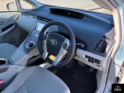 2012 Toyota Prius - Thumbnail