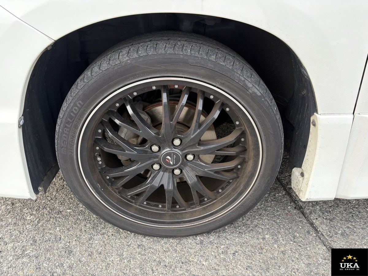 2013 Toyota Vellfire