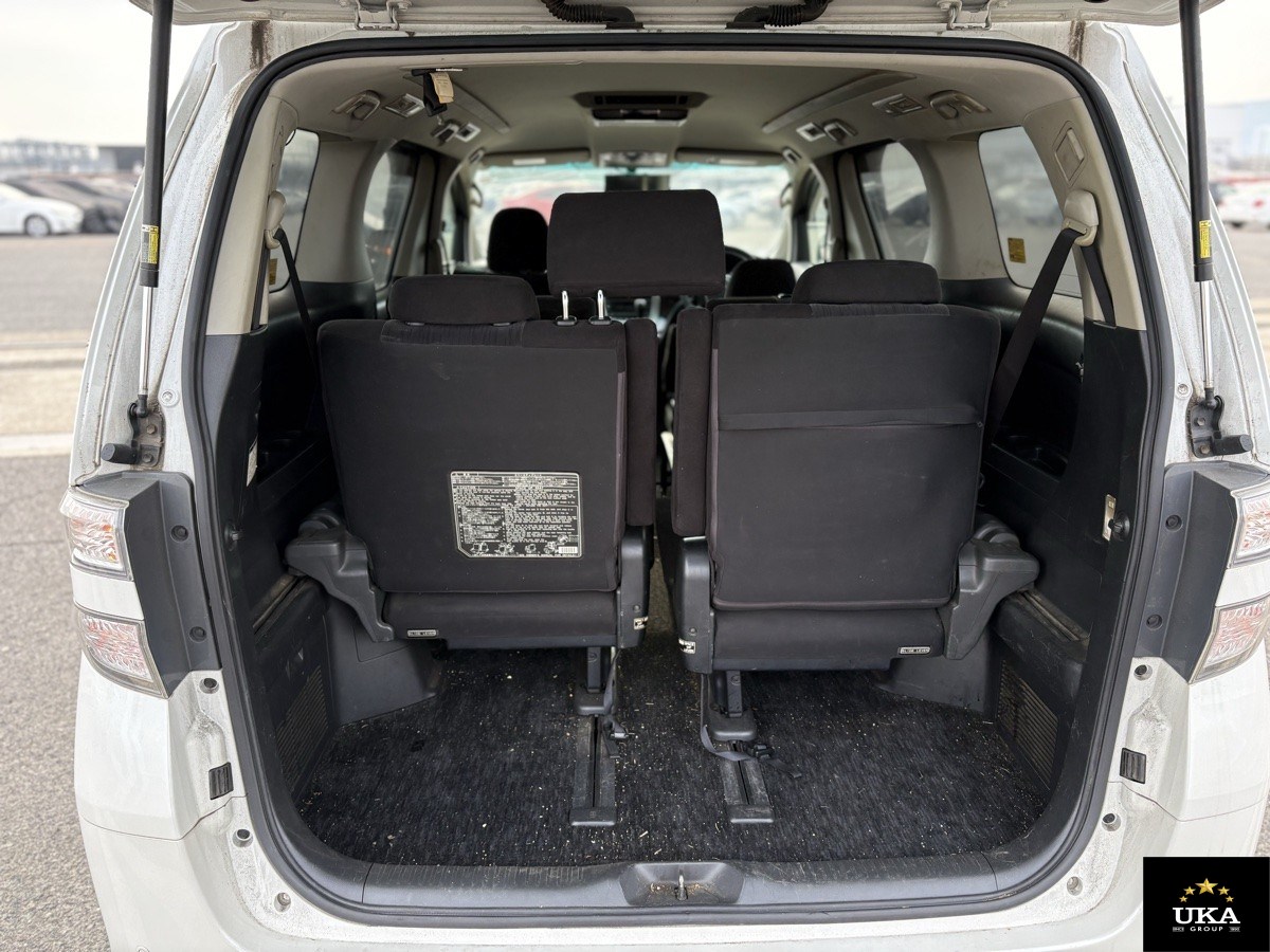 2013 Toyota Vellfire