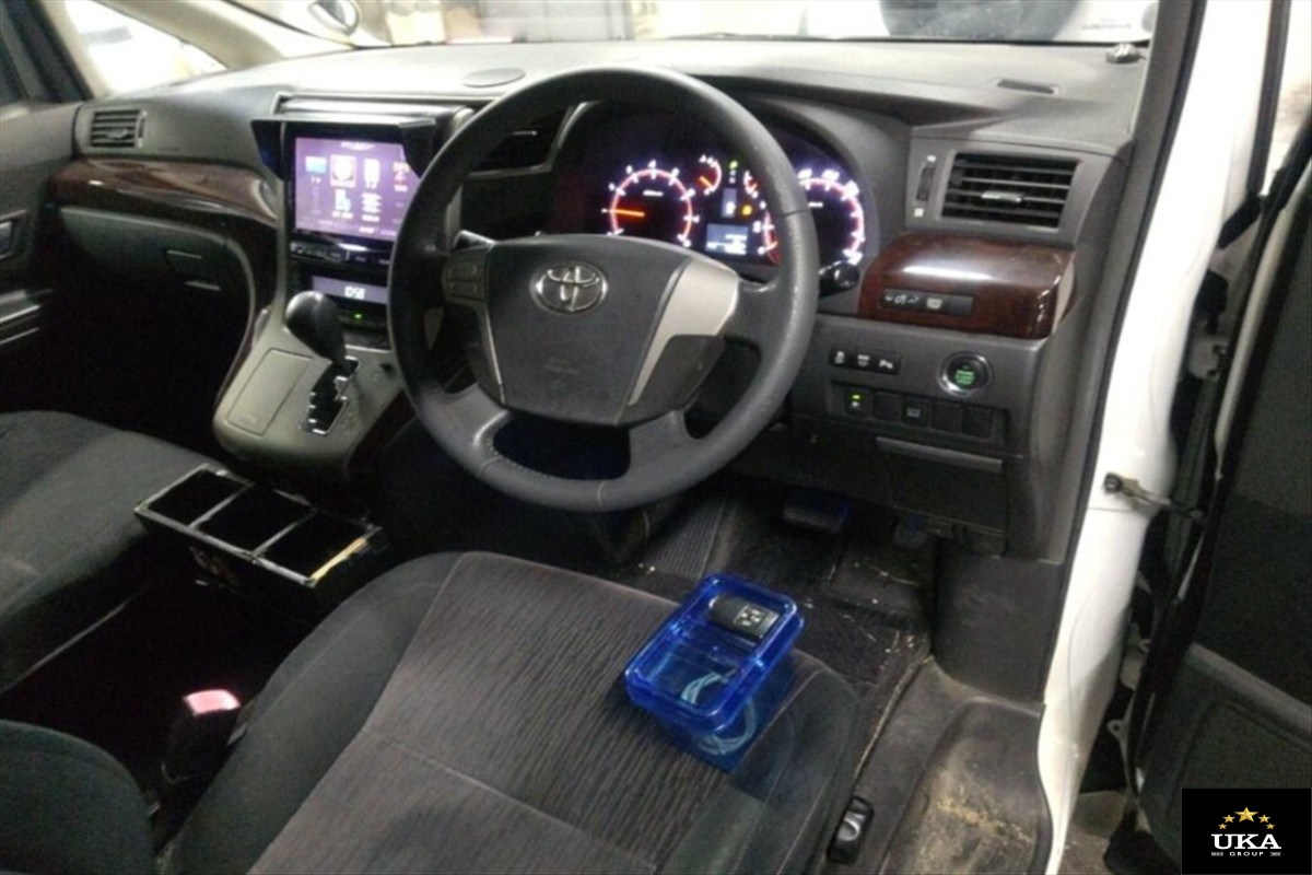 2013 Toyota Vellfire