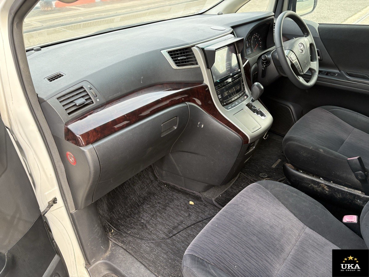 2013 Toyota Vellfire