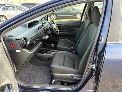 2017 Toyota Aqua - Thumbnail