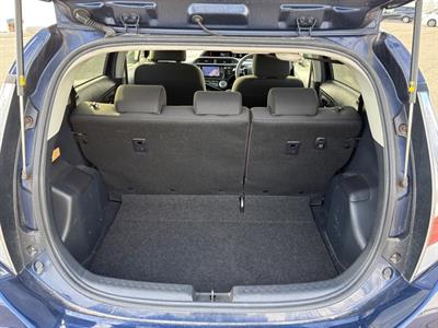 2017 Toyota Aqua - Thumbnail