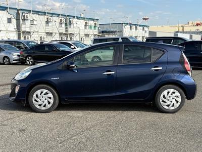 2017 Toyota Aqua - Thumbnail