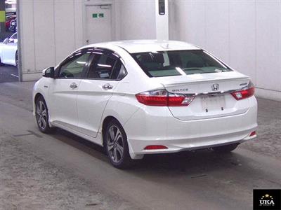 2016 Honda Grace - Thumbnail