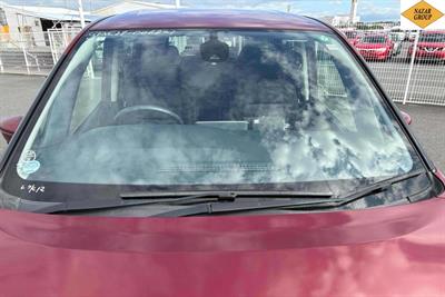 2017 Nissan Serena - Thumbnail