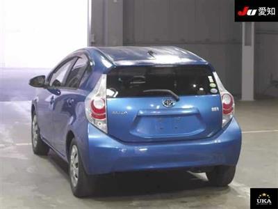 2013 Toyota Aqua - Thumbnail