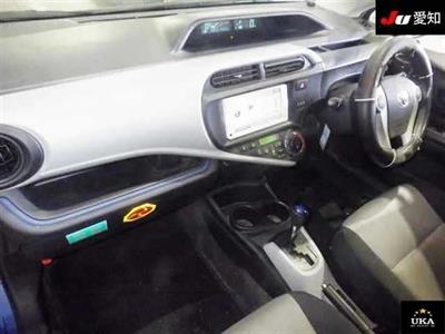 2013 Toyota Aqua - Thumbnail