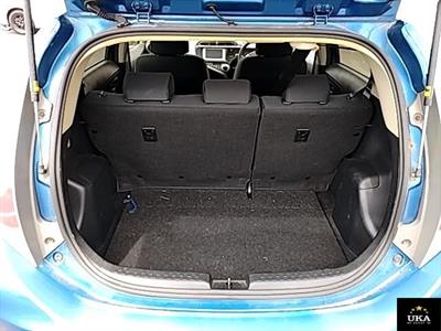 2013 Toyota Aqua - Thumbnail