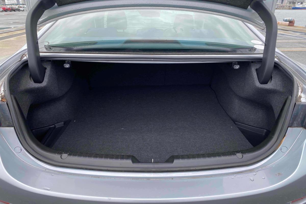 2016 Mazda Atenza