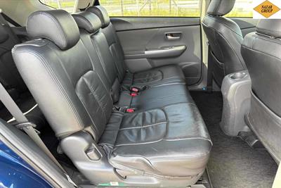 2013 Toyota Prius - Thumbnail