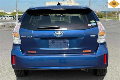 2013 Toyota Prius - Thumbnail