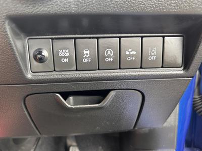 2016 Mitsubishi Delica - Thumbnail