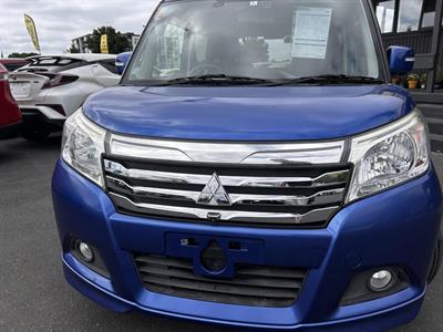 2016 Mitsubishi Delica - Thumbnail