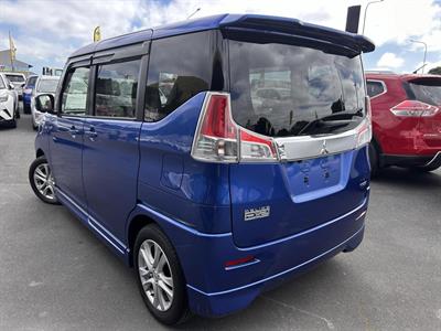 2016 Mitsubishi Delica - Thumbnail