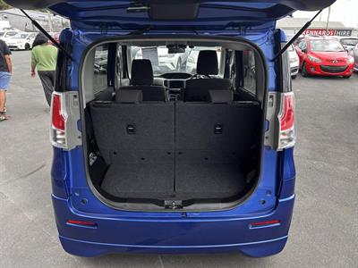 2016 Mitsubishi Delica - Thumbnail