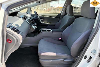 2013 Toyota Prius - Thumbnail