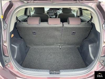 2015 Toyota Aqua - Thumbnail