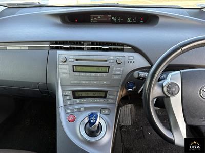 2014 Toyota Prius - Thumbnail