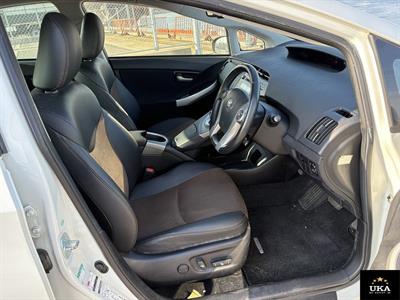 2014 Toyota Prius - Thumbnail