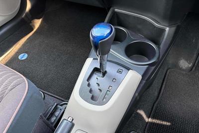 2012 Toyota Aqua - Thumbnail
