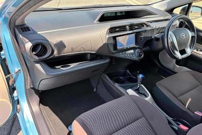2012 Toyota Aqua - Thumbnail