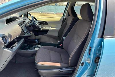 2012 Toyota Aqua - Thumbnail