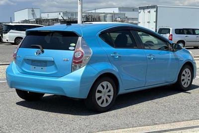 2012 Toyota Aqua - Thumbnail