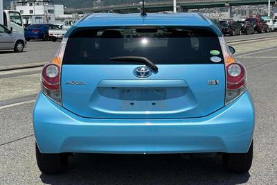 2012 Toyota Aqua - Thumbnail