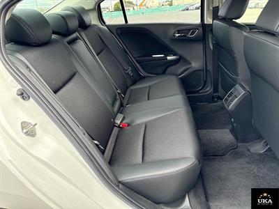 2015 Honda Grace - Thumbnail