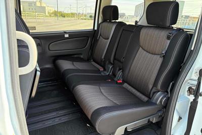 2014 Nissan Serena - Thumbnail