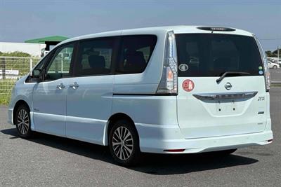 2014 Nissan Serena - Thumbnail