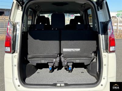 2018 Nissan Serena - Thumbnail