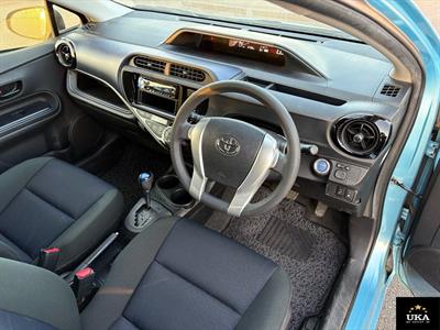 2015 Toyota Aqua - Thumbnail