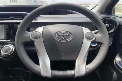 2015 Toyota Aqua - Thumbnail