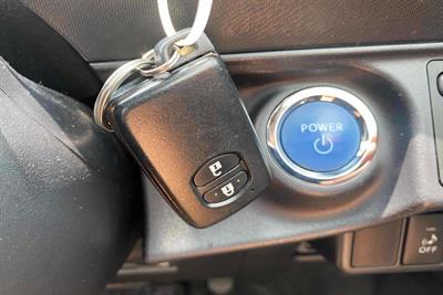 2015 Toyota Aqua - Thumbnail
