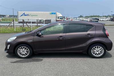 2015 Toyota Aqua - Thumbnail