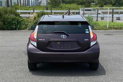 2015 Toyota Aqua - Thumbnail