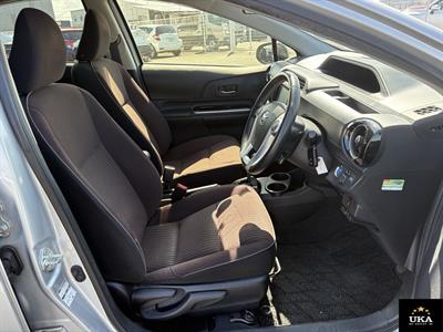 2015 Toyota Aqua - Thumbnail