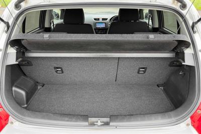 2014 Suzuki Swift - Thumbnail