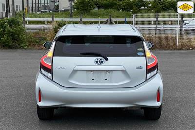2020 Toyota Aqua - Thumbnail