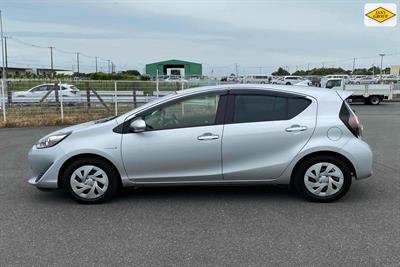 2020 Toyota Aqua - Thumbnail