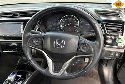 2014 Honda Grace - Thumbnail