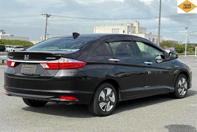 2014 Honda Grace - Thumbnail
