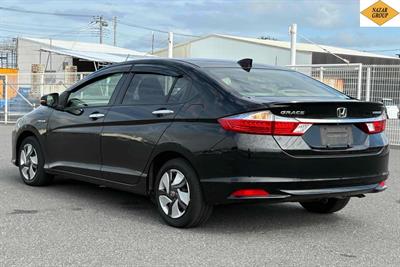 2014 Honda Grace - Thumbnail