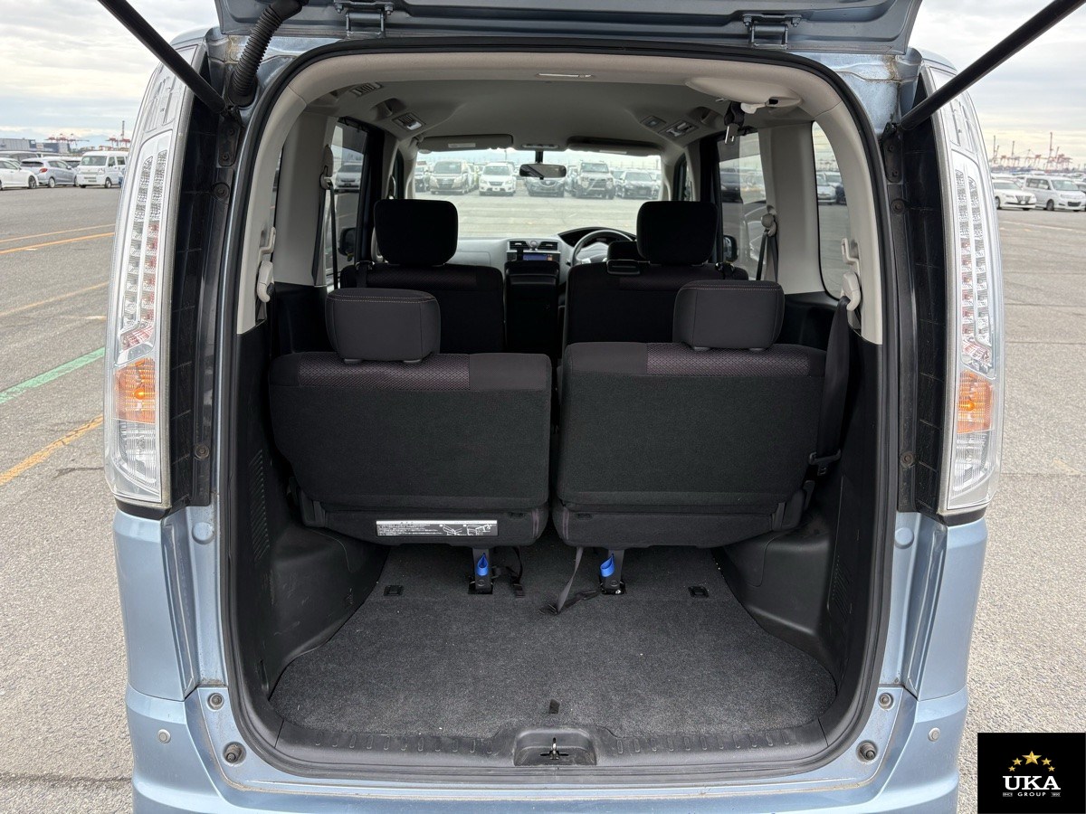 2013 Nissan Serena