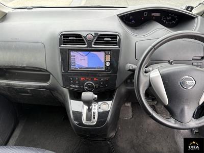 2013 Nissan Serena - Thumbnail