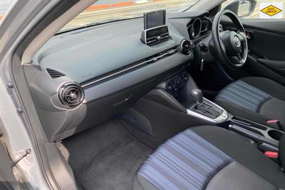 2015 Mazda Demio - Thumbnail